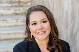 Laura Ladner's Instagram, Twitter & Facebook