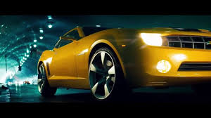 The first camaro played bumblebee in the original transformers movie in 2007. Transformers Bumblebee Se Transforma En Un Camaro Nuevo Youtube