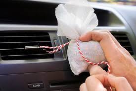 Cara hilangkan bau ikan kat kereta. 5 Cara Mudah Semulajadi Berkesan Hilangkan Bau Busuk Hapak Dalam Kereta Maskulin