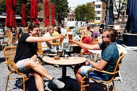 Dat zal vermoedelijk de boodschap zijn van het kabinet op de persconferentie. Terrassen Open Op 31 Maart Utrechtse Horeca Durft Zich Nog Niet Rijk Te Rekenen Utrecht Ad Nl