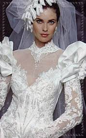 La scelta dell'abito per il matrimonio è di fondamentale importanza e deve essere fatta cercando di assecondare i propri desideri, senza dover rompere il salvadanaio. Abiti Da Sposa Anni 80