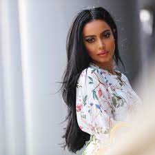 #فاطمة_المومن حالة استنكار بعد نصيحة قدمتها الفاشنيستا الكويتية فاطمة المؤمن #فاطمه_المومن فيروس كورونا وهو بالمعده بعد م تشربون ماء pic.twitter.com/csutgyfjhg. Dina Adel Dinaadel1918 Profile Pinterest