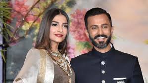 Sonam Kapoor S Makeup Artist She S So Much In Love It S Heartwarming Indian Hairstyles Wedding Hairstyles Bridesmaid Messy Waves Short Hair Make apply team provides 1000+ makeup video for smart girl. pinterest