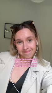 I mean obviously tiktok thinks we’re besties (are we @Jonas Brothers?)  @Nick Jonas @joejonas @Kevin Jonas #jonasbrothers #fyp #backwards  #groupchat #tiktok