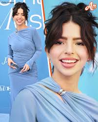 Qué hermosa!😍 Ángela Aguilar volvió a robarse todas las miradas en los  Billboard Women in Music 2025: apareció con un vestido azul que resaltó su  elegancia, dejando atrás los meses marcados por