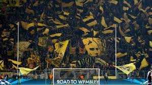 Borussia dortmund's signal iduna park is one of the most iconic stadiums in the world! Fear On The Yellow Wall Borussia Dortmund Ultras Threatened By Right Wing Hooligans Sports German Football And Major International Sports News Dw 19 11 2018