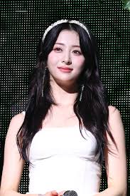 Yun-jin Huh - Free pics, galleries & more at Babepedia