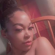 Alexis Easter's Instagram, Twitter & Facebook