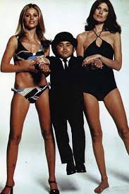 Britt ekland is the daughter of film star mai britt. Bild Zu Britt Ekland James Bond 007 Der Mann Mit Dem Goldenen Colt Bild Britt Ekland Herve Villechaize Maud Adams Filmstarts De