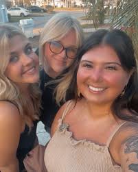 Hey Alexa play Thrift Shop by Macklemore