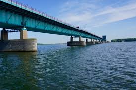 Dit is nodig om de brug veilig te kunnen blijven gebruiken. Komende Jaren Met 50 Km U Over De Haringvlietbrug Eilanden Nieuws
