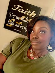 So lately I've been in my head about not being good enough or worthy enough  of God's love..... every day I feel like a failure and been thinking so  negatively..... I feel