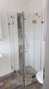 Eckdusche Aus Klarem Glas Simpel Schlicht Und Schon Eckdusche Dusche Glas Klarglas Badezimmer Eckduschen Glasduschen Dusche