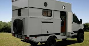 Carroserie Paillard Amenagement De Camion Chevaux Poids Lourd Sur Mesure Car Camping Expedition Truck Land Rover Camping