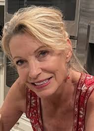 Does anyone around here do themed birthday cakes? Looking for  recommendations. I would love a link to their website or Facebook page with  photos of their work. Thanks so much!