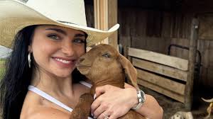 Trad wife dishes out her secrets to a thriving traditional marriage