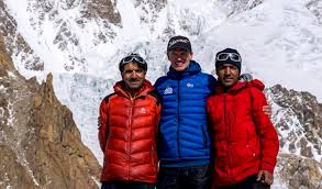 Ali sadpara last seen in the death zone. Families Despair Weather Halts Pakistan Search For Missing Climbers Arab News Pk