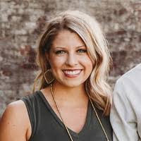 Ashley Traweek's Instagram, Twitter & Facebook