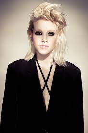 Pin By Elyzabeth Gorman On Hairstyles Medium Hair Styles Punk Hair Alternative Hair