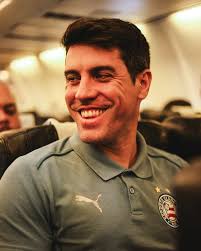 Esporte Clube Bahia added a new...