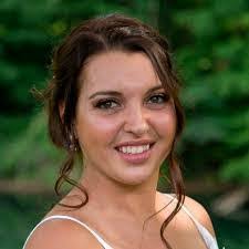 Shanna Pratt's Instagram, Twitter & Facebook