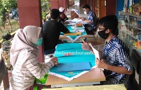 Kurikulum ini dikembangkan berdasarkan prinsip bahwa peserta didik memiliki posisi sentra untuk mengembangkan kompetensinya dakam mencapai visi, misi dan tujuan yang telah digariskan oleh madrasah dengan mengacu pada standar isi (si) dan standar kompetensi lulusan (skl) serta berpedoman pada panduan yang disusun oleh badan standar nasional. Perpindahan Mutasi Peserta Didik Semester Ganjil Tahun Pelajaran 2020 2021