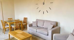 An elderly lady with perfectly coiffed hair had just stepped out of the elevator. Buckingham Palace View Apartment Entire Apartment London Deals Photos Reviews