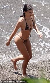 Emily o'hara ratajkowski (/ ˌrætəˈkaʊski /, polish: Ppgv6jzduai2zm