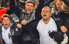 Obnoxious Yankee Fan Uses Face to Injure Hand of 'Stros Fan
