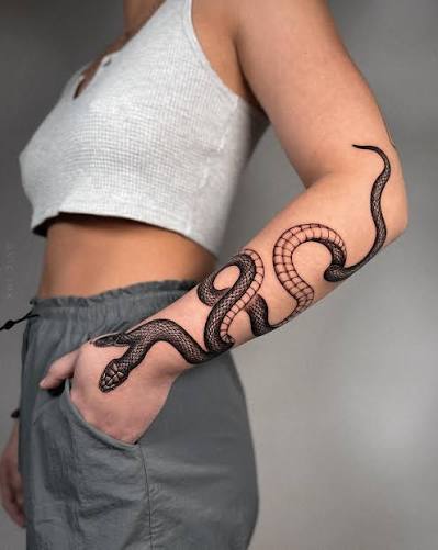 ＶＩＣ 🥀 | Double-headed snake 🐍 Scales were freehanded in. Thanks again Nathania! 🖤 . . . . . #Snake #SnakeTattoo #Serpent #Freehand #BodyArt... | Instagram