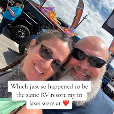 Fifth Wheeler Fulltime Family for Big Family