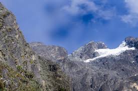 The entrance to the park is in the town of kasese, which is over 400 km west of uganda's capital kampala.visitors pay a park fee of $30 per day. Rwenzori Mountains National Park Join Up Safaris