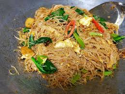 Tumbuk bawang putih dan bawang merah. Resepi Bihun Goreng Simple Sedap Dan Lembut Resepi Campak Campak Je Port Makan