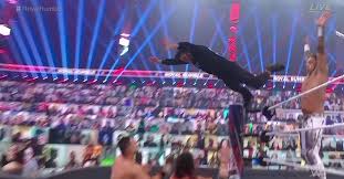 Puerto rican rapper, singer, and songwriter bad bunny first crossed paths with wwe as a fan. Bad Bunny Splashes Mizu And Morrison From The Top Rope Of Royal Rumble Wwe Sports Jioforme