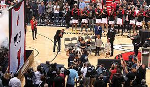 After the coolant passes through the radiator and sheds excess heat, the coolant exits the bottom of the radiator into the lower radiator hose, bringing the cooled fluid back to the engine. Nba Legendenserie Chris Bosh Der Vergessene Prototyp
