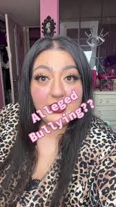 Amber Hillary's Instagram, Twitter & Facebook