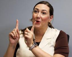 Sarah Trone Garriott (@SarahforIowa)