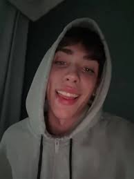 Eu Miro e Atiro: Letra e Significado da Música