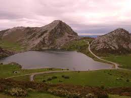 The climb to the lagos de covadonga climb is a classic for cyclists and a classic of the vuelta. Lagos De Covadonga From Cangas De Onis Profile Of The Ascent