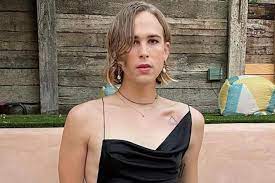 The 13 reasons why star, who played ryan shaver in the netflix series, revealed that she has been privately identifying and living as a. C90li8vuk1ppqm