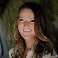 Samantha Squires's Instagram, Twitter & Facebook