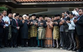 Prn sabah | tiada angkat sumpah ketua menteri hari ini ? Istiadat Angkat Sumpah Tan Sri Muhyiddin Yassin Sebagai Pm 8 Foto Astro Awani