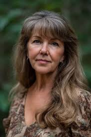 Hi, im 49. I like Bananas half way. Im in love with my husband of 7 years.  My favorite fruit is strawberries. I like oysters and raw clams. I like  coastal life.