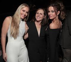 Oval, oblong, square, and diamond hair density: Kate Beckinsale S Teased Up Ponytail Is The Only Hairstyle You Ll Need For Holiday Parties Hellogiggles