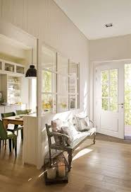 Verriere Interieure En Bois Pour Un Espace Cosy Parfaitement Organise Interieurs En Bois Maison Amenagement Maison