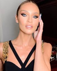 5 30 Am Call Time Moment Oliviamunn Hair By Hairbyjohnd Makeup By Patrickta Assisted By Livmado Black Eyeshadow Smokey Eye Makeup Look Eyeshadow Smokey Eye