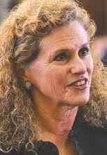 Fixing School Finance P.18 J. Quinton Johnson P.24 Cold Brew Capital P.36  The Son Also Rises P.40 EPHRAIM OWENS