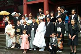 So finden sie braut und bräutigam in ihrem hochzeitsteil in rot. Religion Und Familie Religion In Japan