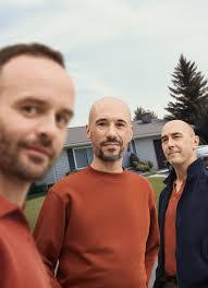 Charlotte Menard's Instagram, Twitter & Facebook