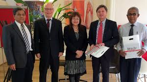 Mary yap kain ching's estimated net worth, salary, income, cars, lifestyles & much more details has been updated below. Kreis Lorrach Beeindruckt Von Zusammenarbeit Kreis Lorrach Verlagshaus Jaumann